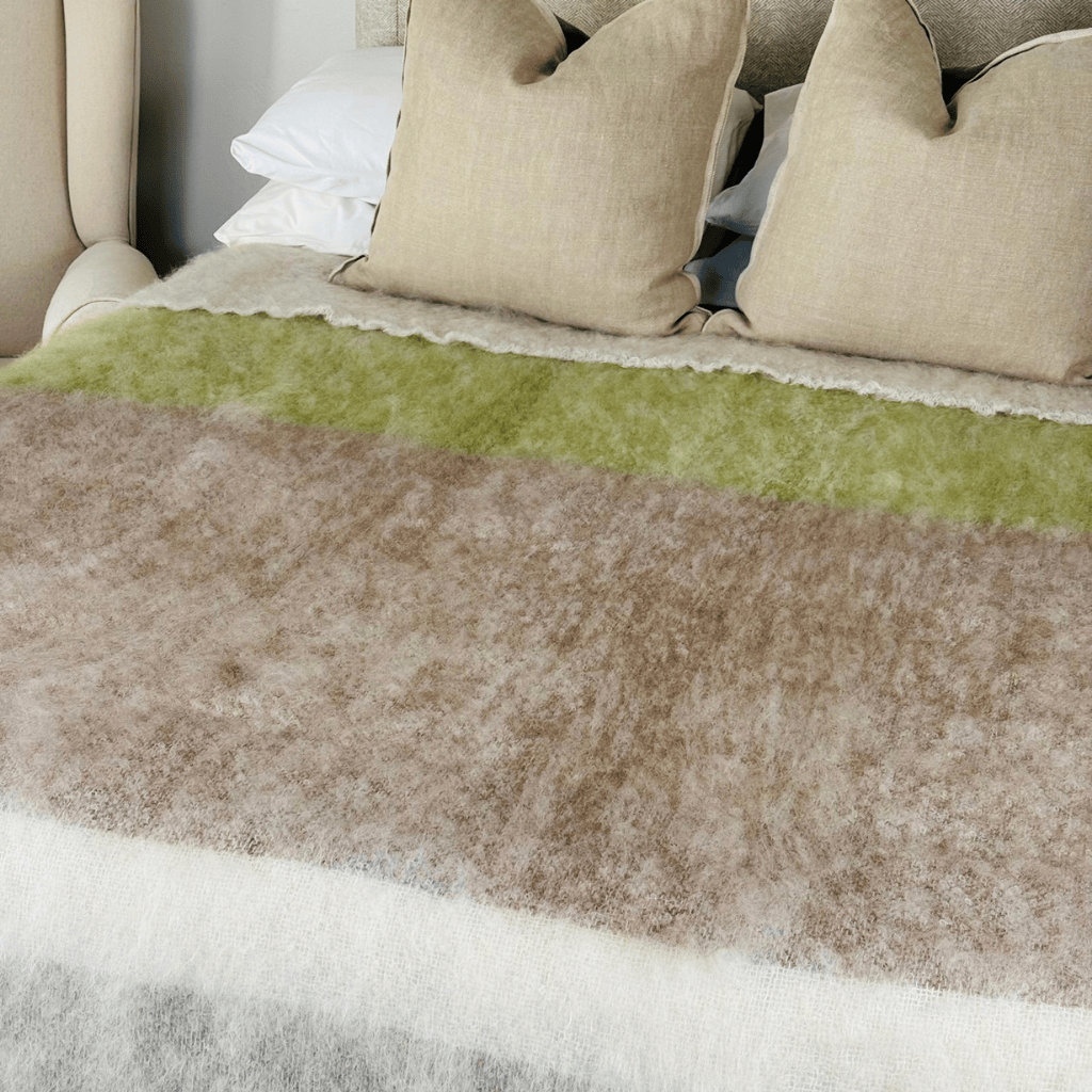 Kameeldoring Mohair Blanket