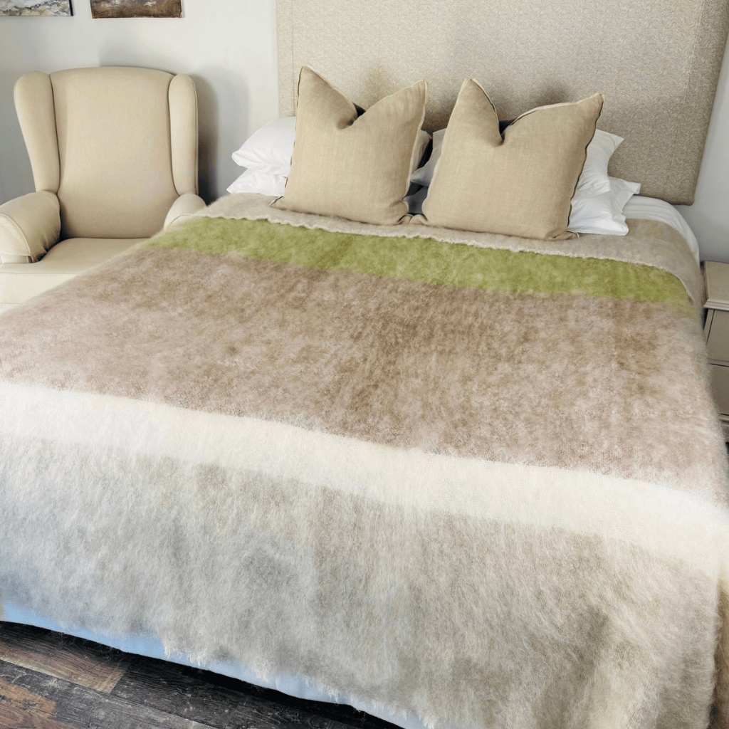 Kameeldoring Mohair Blanket