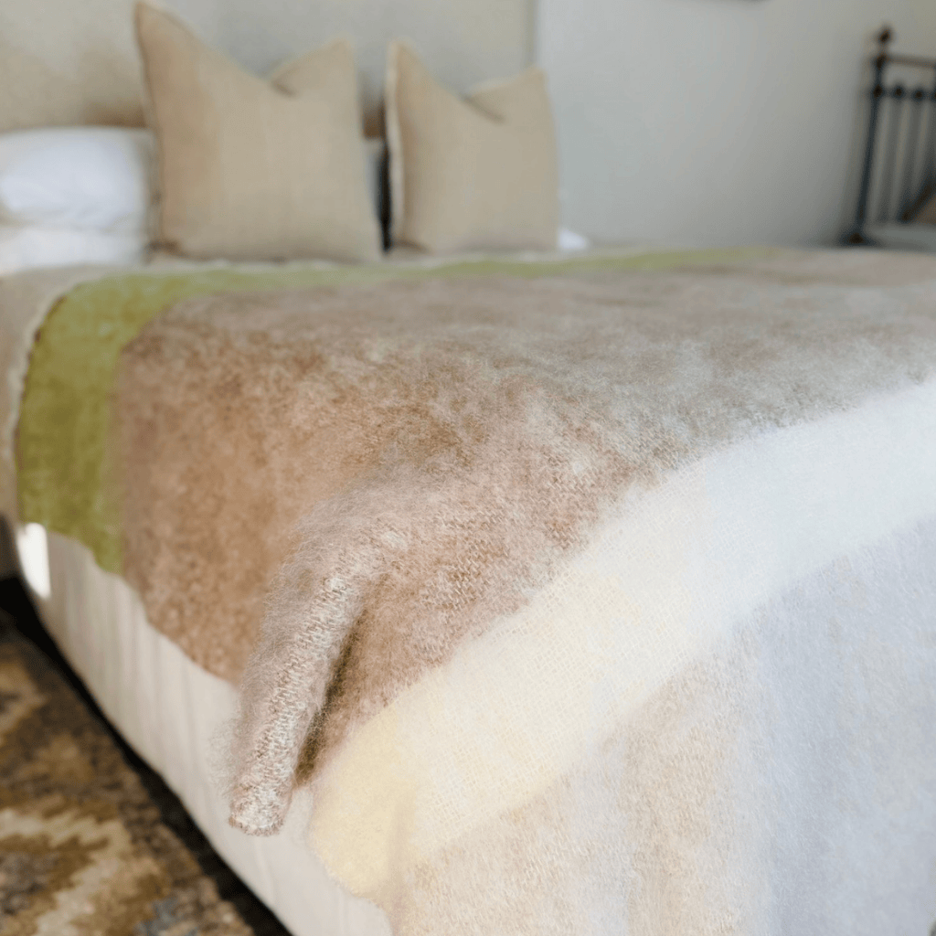 Kameeldoring Mohair Blanket